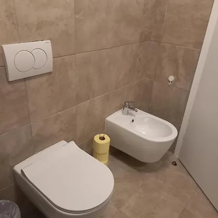 Traumhafte Mit Garten Und Parkplatz Zu Vermieten! Apartment