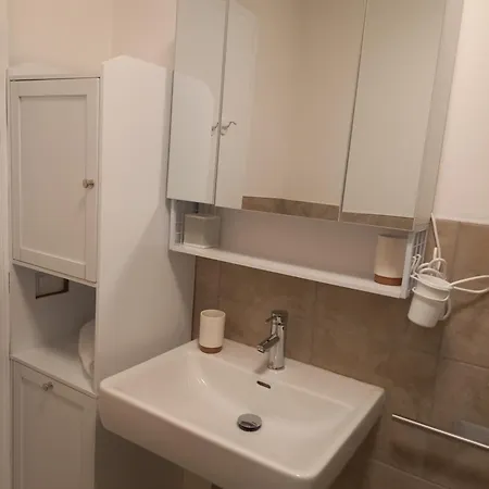 Traumhafte Mit Garten Und Parkplatz Zu Vermieten! Apartment