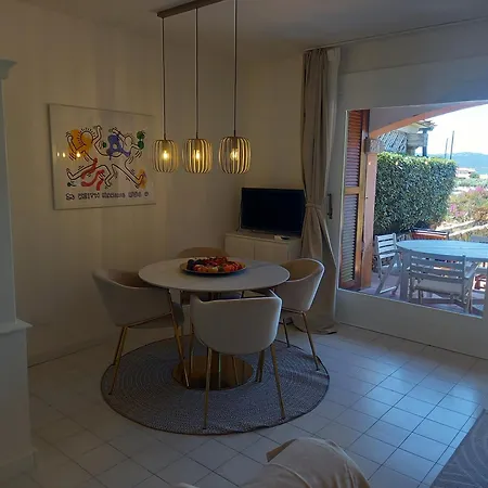 Traumhafte Mit Garten Und Parkplatz Zu Vermieten! Porto Rotondo